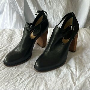 Frye Margaret booties never worn